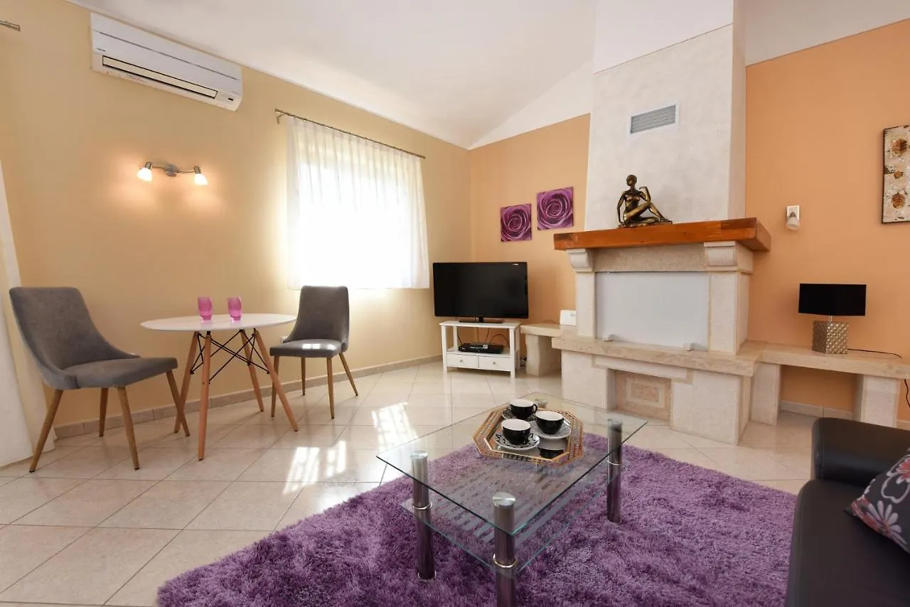 Villa Kmacici 376 Sveti Lovrec Pazenaticki Croatia